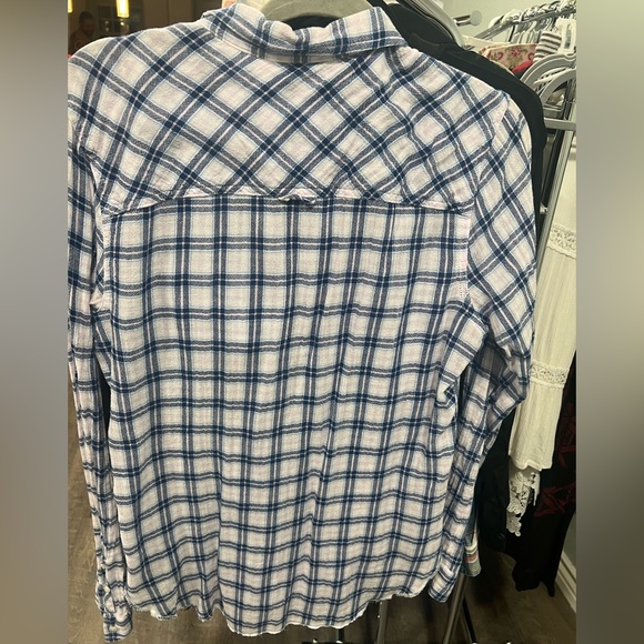 Top - Picture 2 of 4